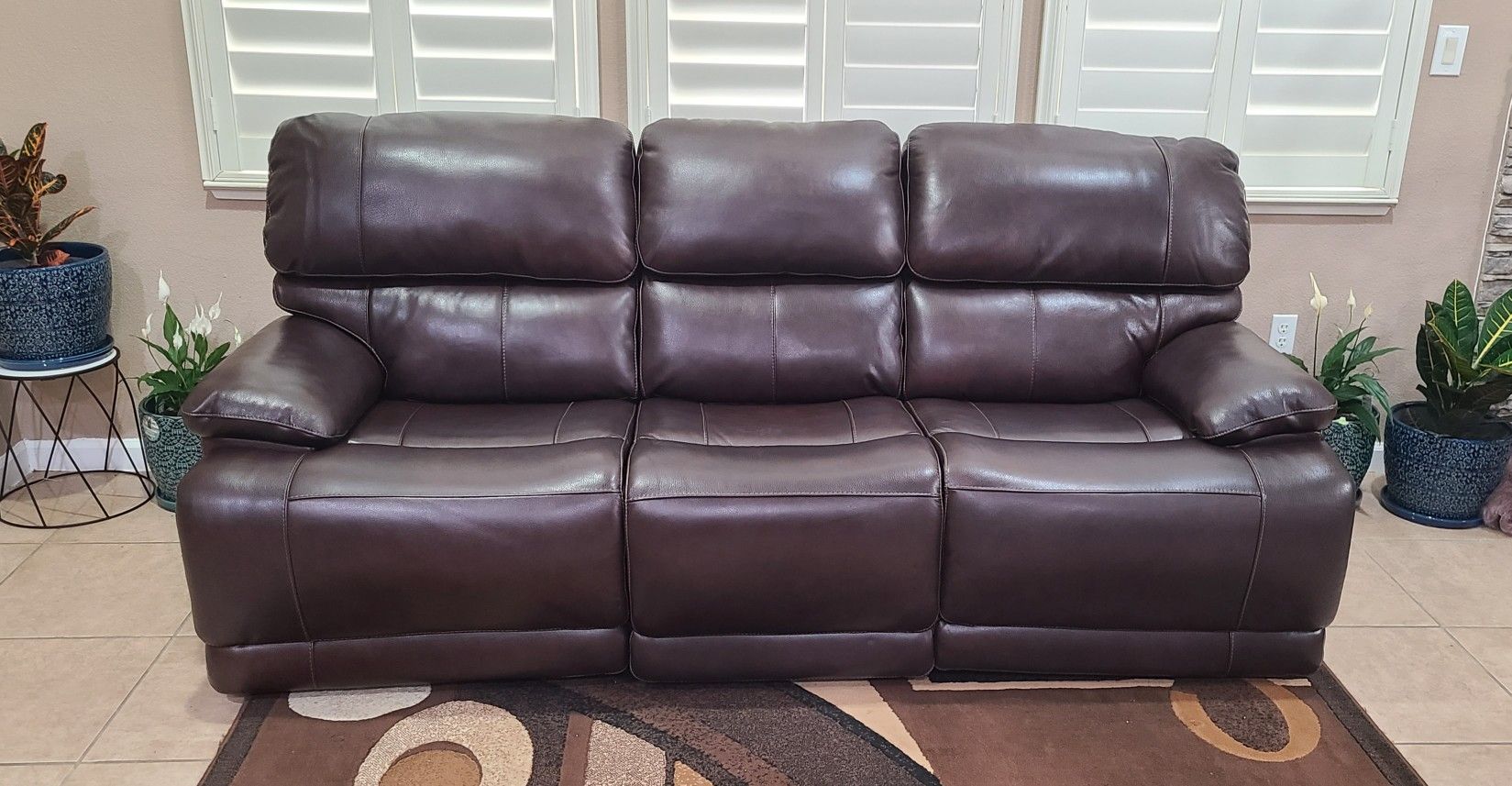 Power Reclining Sofa with Power Headrests (Top Grain Leather)