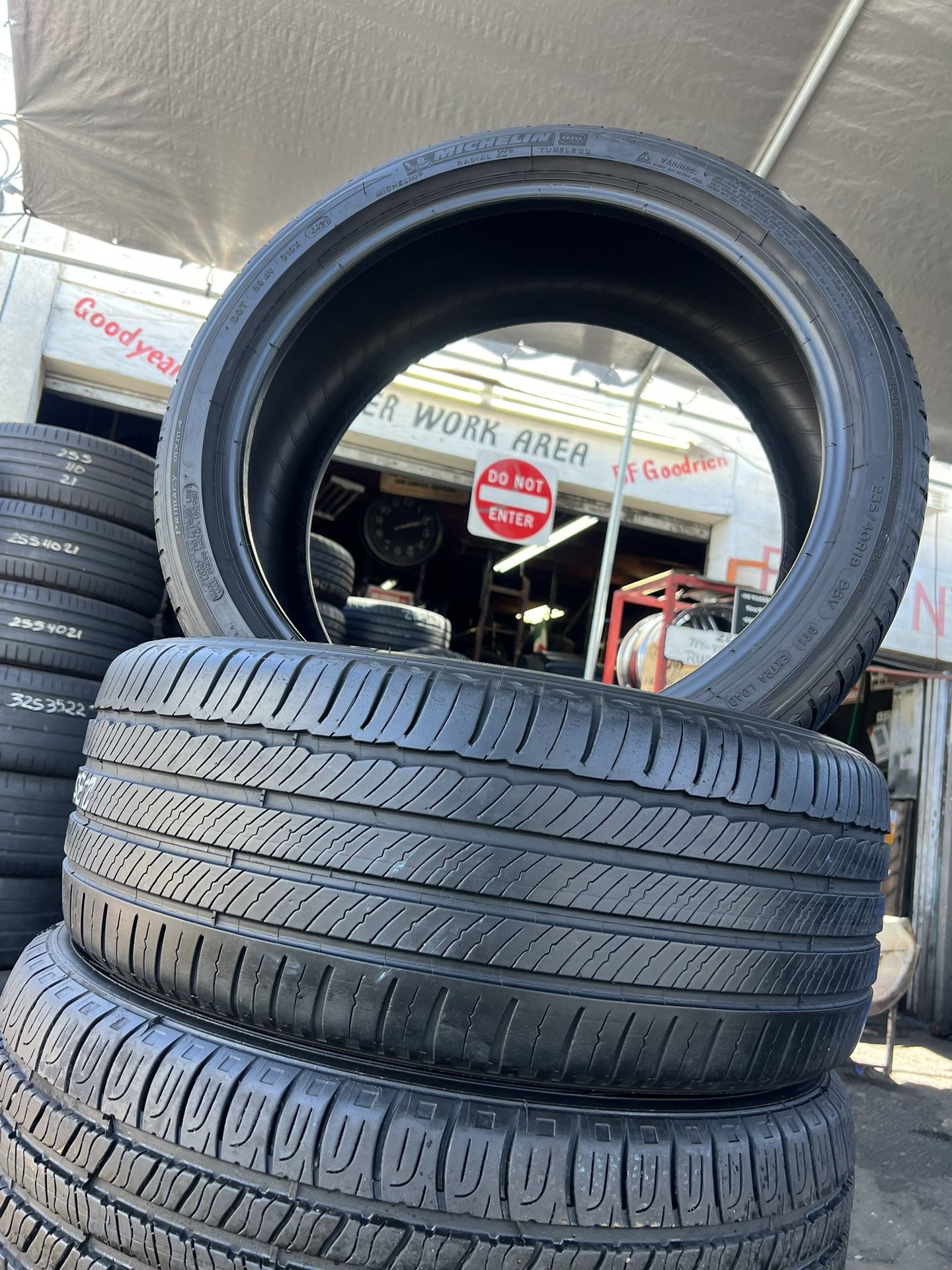 2 Michelin 235/40/19 Installation Included