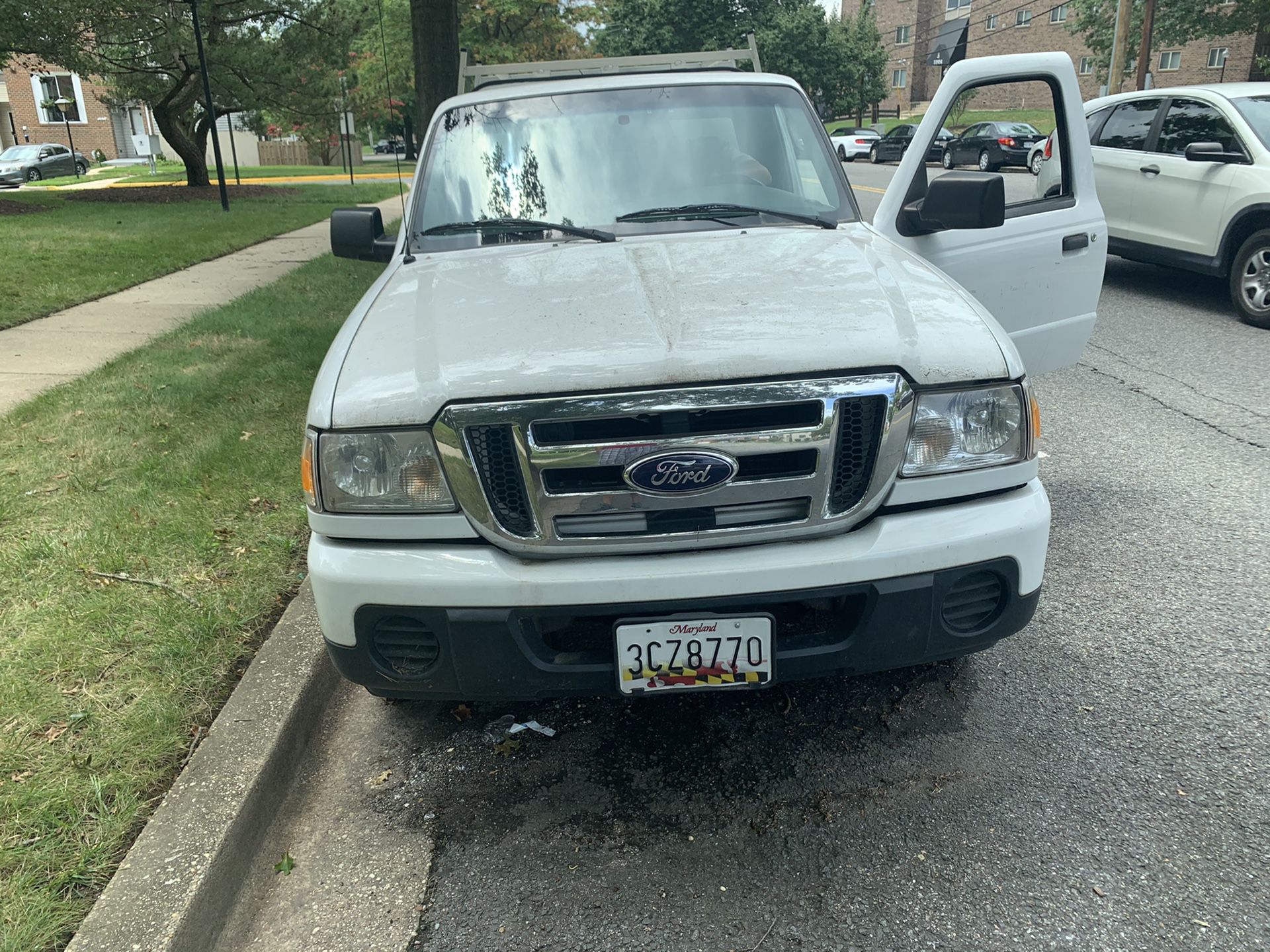 I sell Ford ranger its title is salvage it has a new engine with 73 thousand miles it is in perfect condition everything works very well