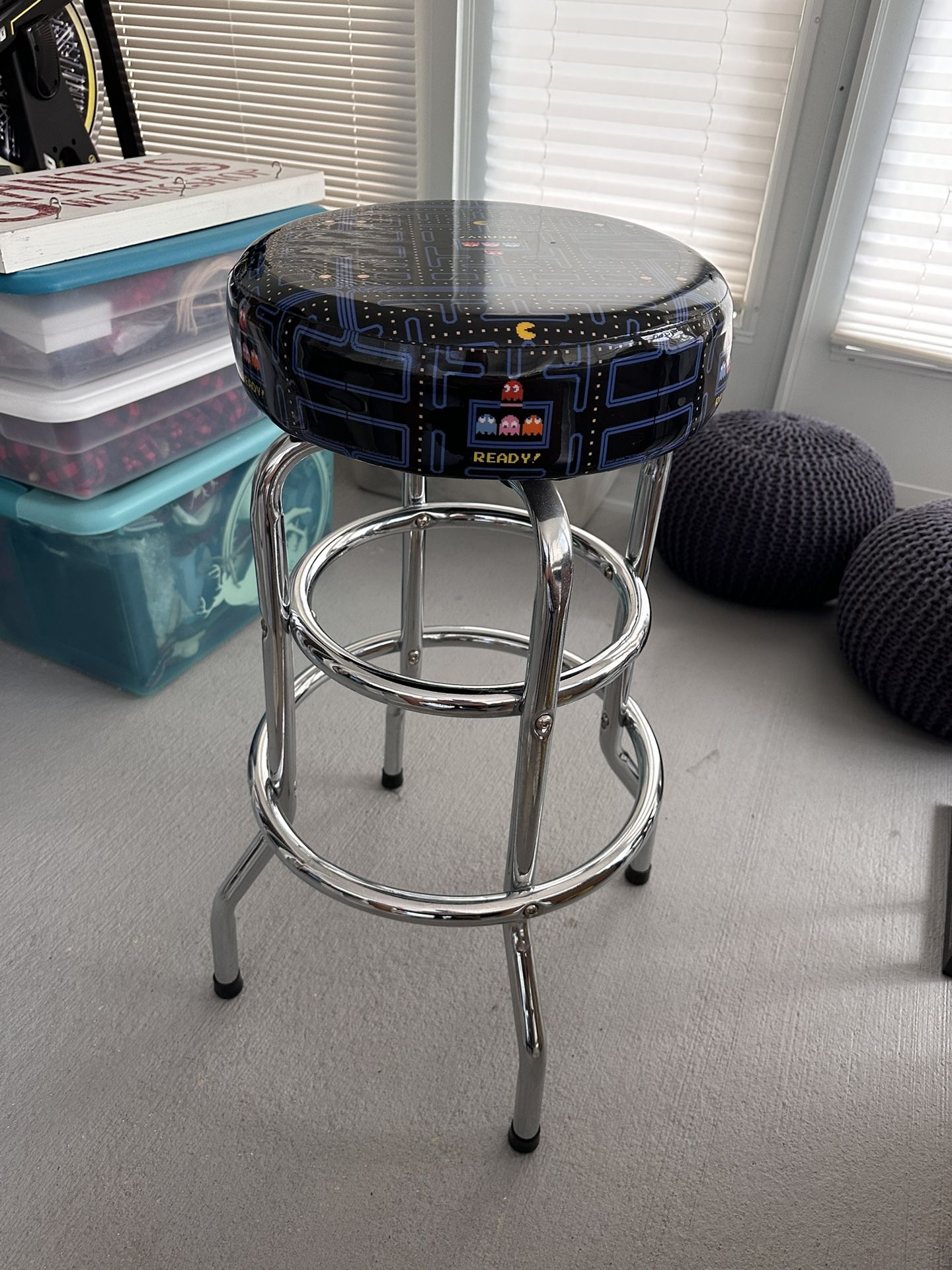 PAC Man Swivel Stool 