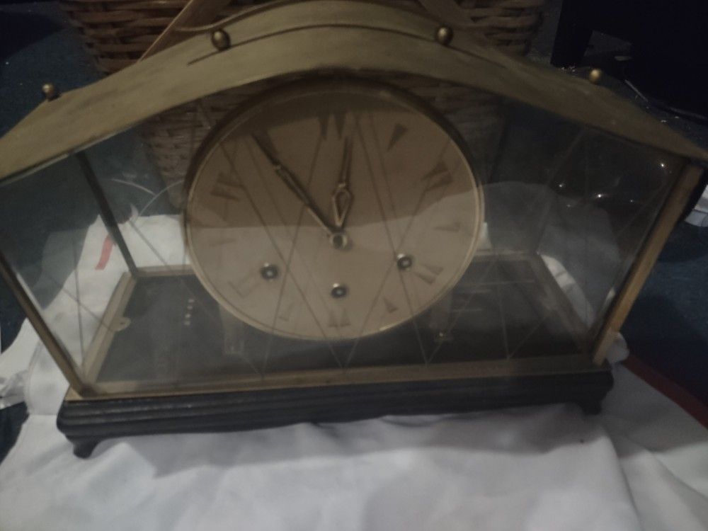 Vintage Euramca Trading Co German Mantlel Clock