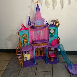 Disney Princess ultimate Castle Doll House