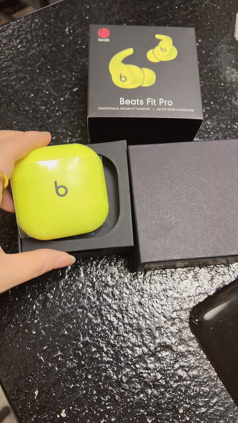 Beats Fit Pro True Wireless Bluetooth Noise Cancelling in-Ear Headphones - Green