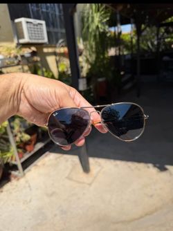 RAY BAN AVIATOR SHADES