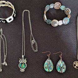 Mixed Lot Fashion Jewelry: Bracelets, Necklaces, Earrings, Multicolor