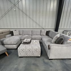 Gray Sectional w/ chaise