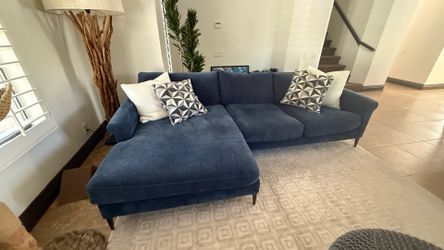 Sofa with chaise