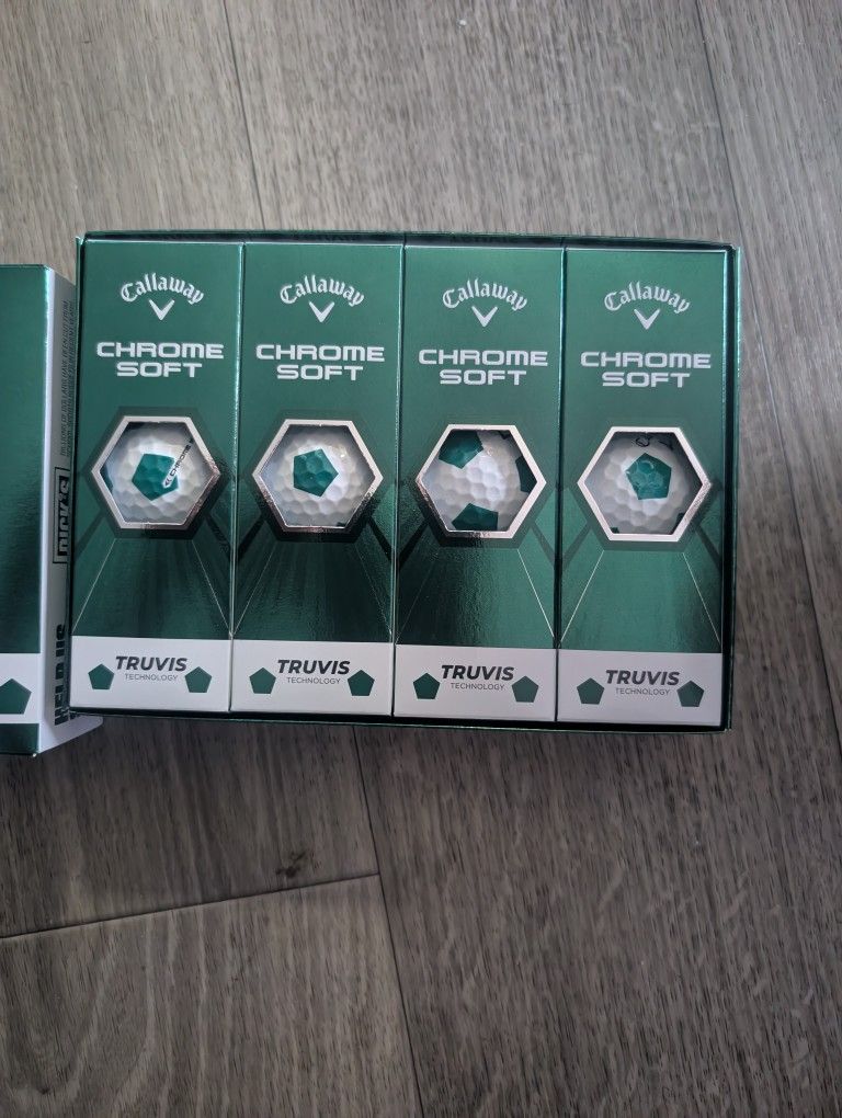 Callaway golf balls and 100 tees