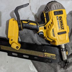 Big Boy Framing Nailer DeWalt Original Price Is 460.00