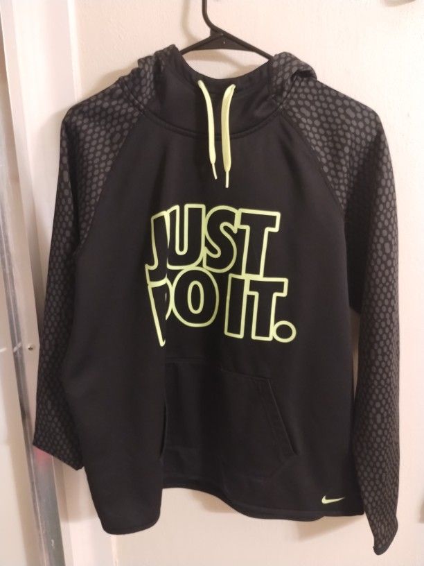 Size Large Men's Nike Black Sweatshirt