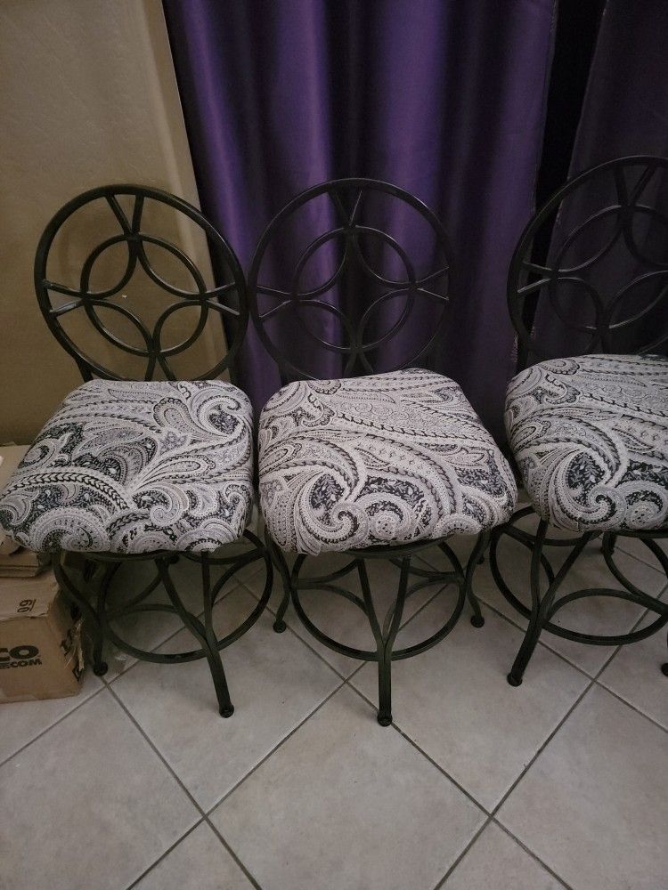 3 Bar Stools