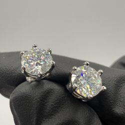 VVS1 Silver Moissanite Stud Earrings 1.0ct