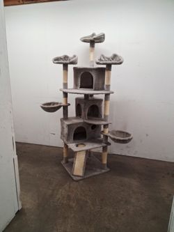 Big cat tower Pickup 3-8:30 pm rainbow/charleston cash only read description