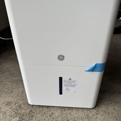 New GE 25 Pint Capacity Dehumidifier Missing The Castors. Must Pick Up