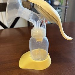 Medela Manual Breast Pump Kit • Like NEW • Travel 