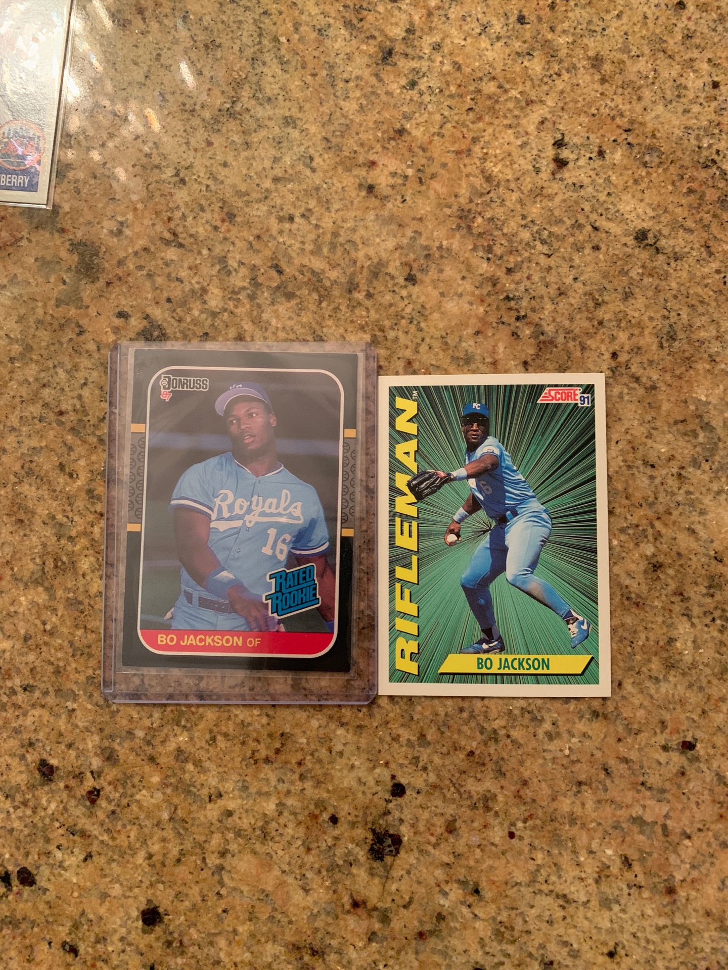 2 Bo Jackson baseball Cards