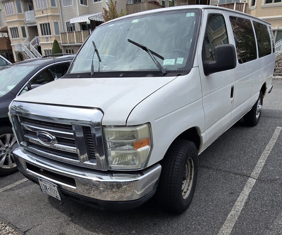 2011 Ford E-350