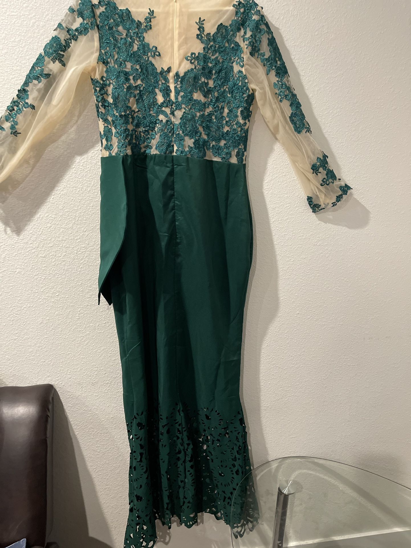 Women’s Green Lace Evening Dress