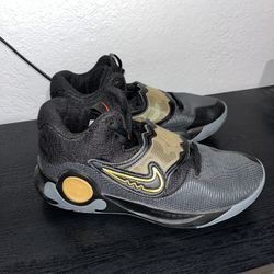 KD Trey 5 X basketball shoes