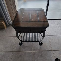 SIDE TABLE