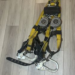 Harness And Retractables 