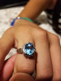 10k white gold topaz &small diamonds