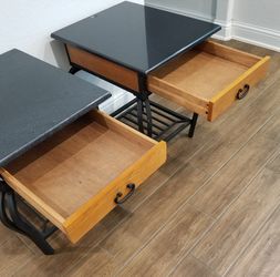 Beautiful End Tables Set In Excellent Condition