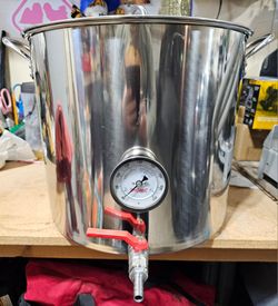 8 Gallon Cooking Pot ($40.00 OBO)