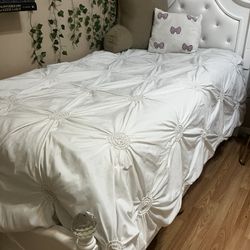 Twin Bed frame + Mattress 