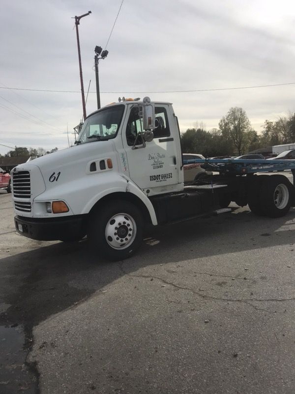 1999 Ford Louisville runs drives shifts great 450K new Tires 6500 & 3 Car hulled new Tires very nice set up 5000 new Tires on tractor good deal