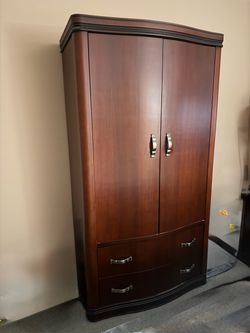 Red oak wardrobe
