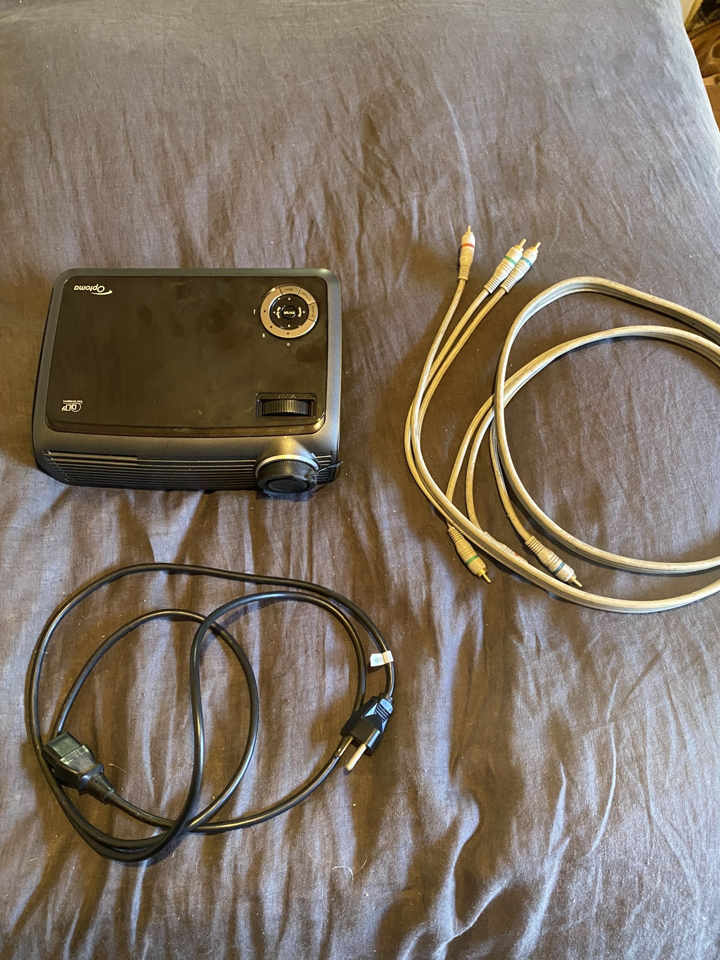 Optoma EP727 DLP projector
