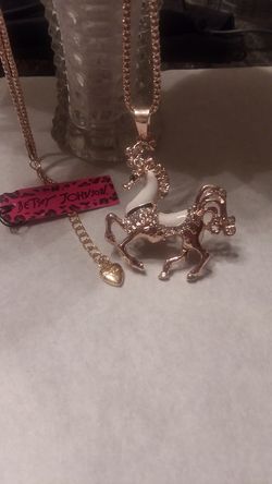 Beautiful! Betsey Johnson Trotting Show Horse Charm w/Free Chain