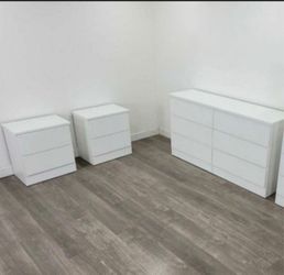 DRESSER  AND TWO NIGHSTANDS  // CÓMODA Y DOS MESITAS DE NOCHE 