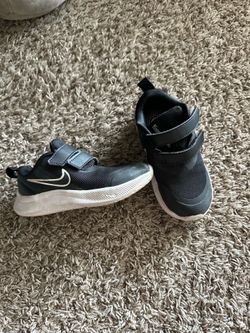 Toddler shoes - 9c