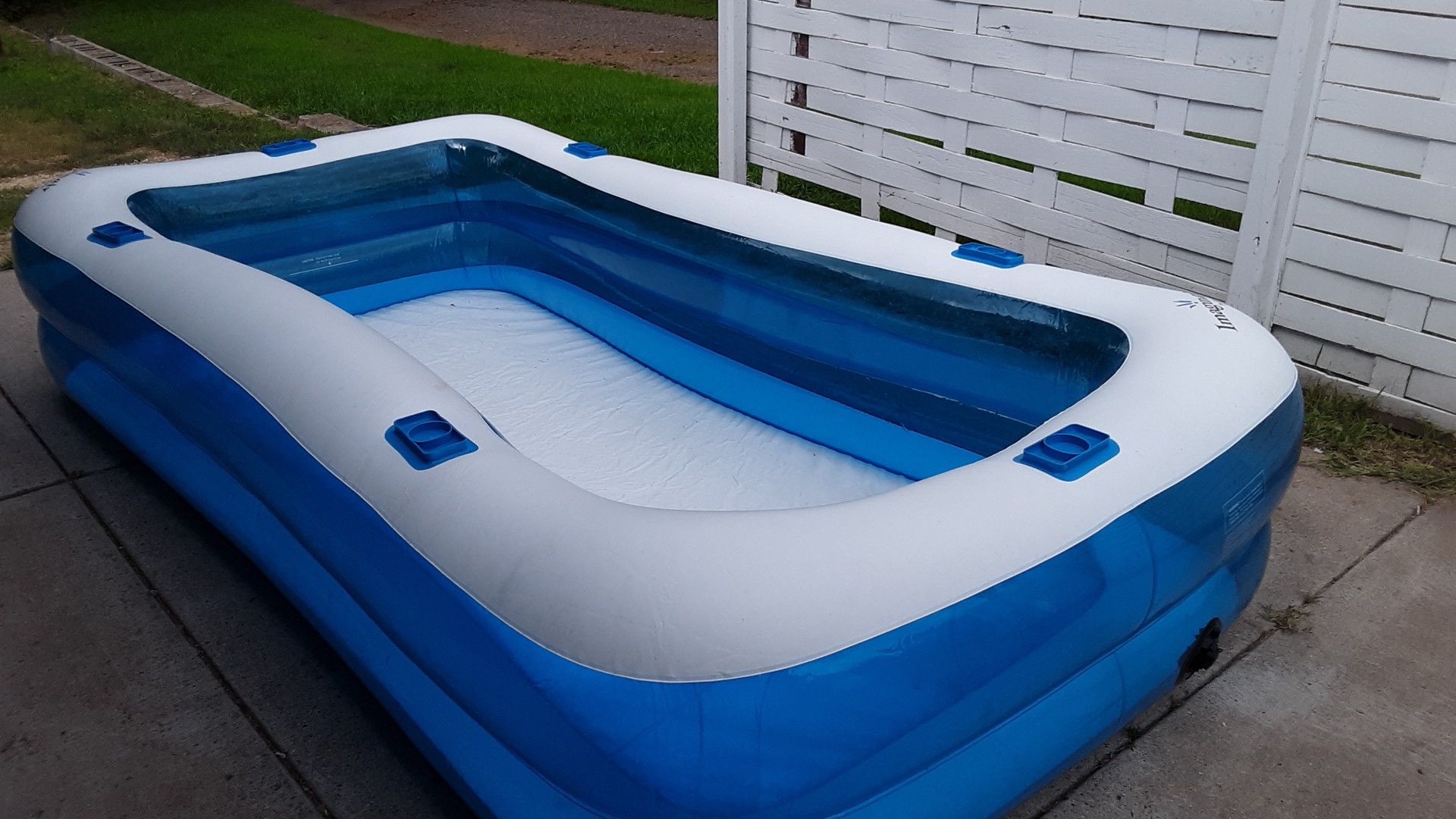 Imaginair Pool by aero