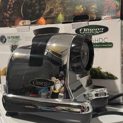 Omega J8006HDC Chrome Cold Press Juicer – Like New w/ Box