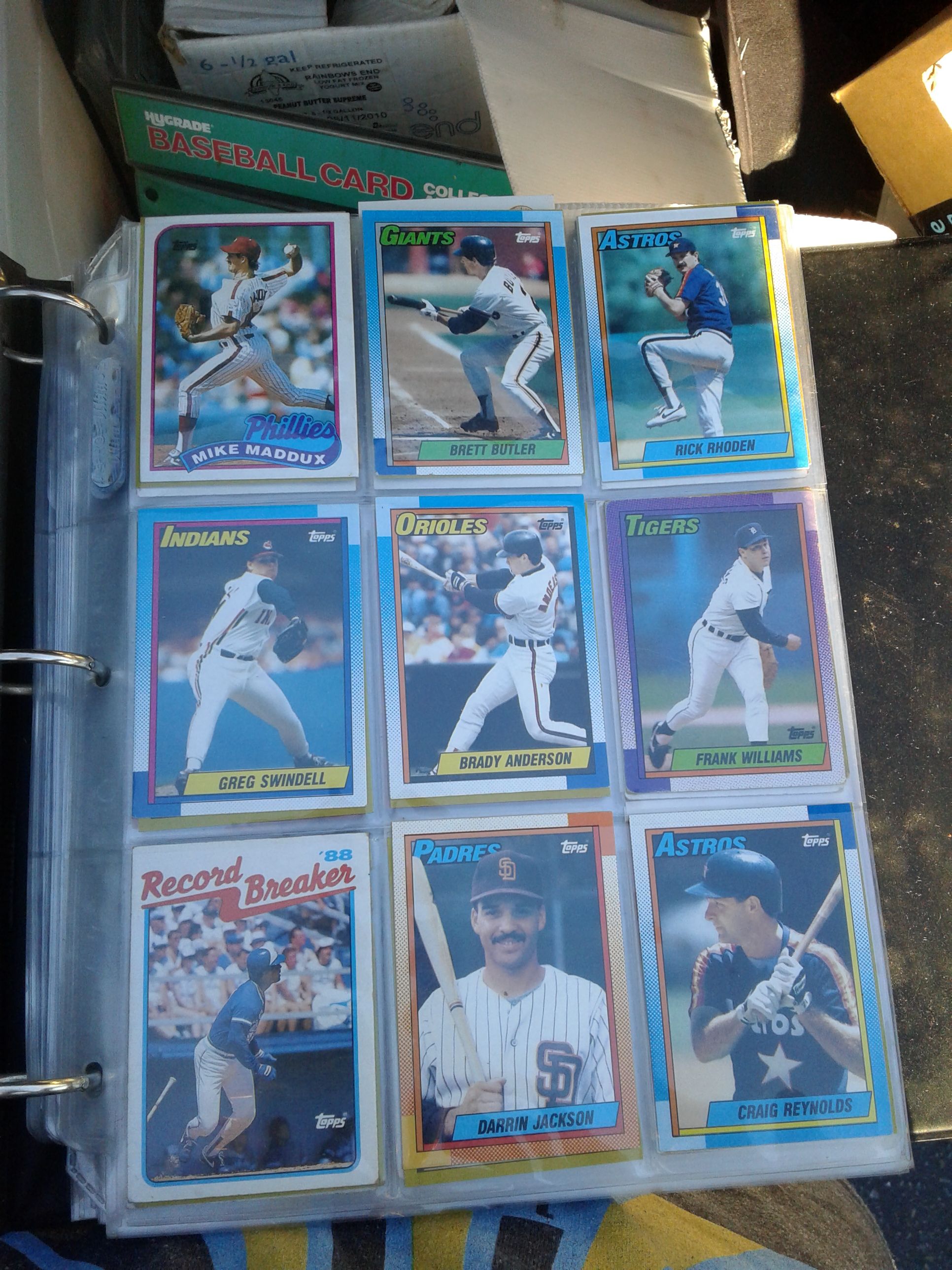 100s of baseball cards
