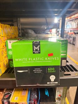 Member's Mark White Plastic Knives 600 Count Brand New In Box Only $8.99
