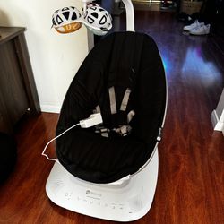 4moms MamaRoo Multi-Motion Baby Swing, Bluetooth Enabled with 5 Unique Motions, Black
