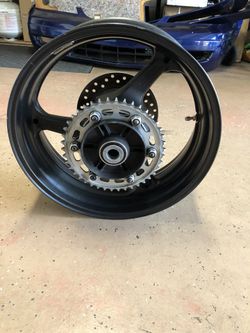 06 honda cbr 1000rr rear wheel w/ sprocket and metal valve stem