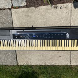 Williams Allegro 2 88 Key Digital Electronic Keyboard / Piano  Works fine.