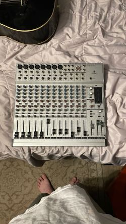 Behringer Mixer NO POWER SUPPLY