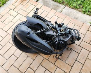 XPRO 150cc Scooter Engine with 12"  Wheel and Tire and Shocks - Like New QMB139 HB139
