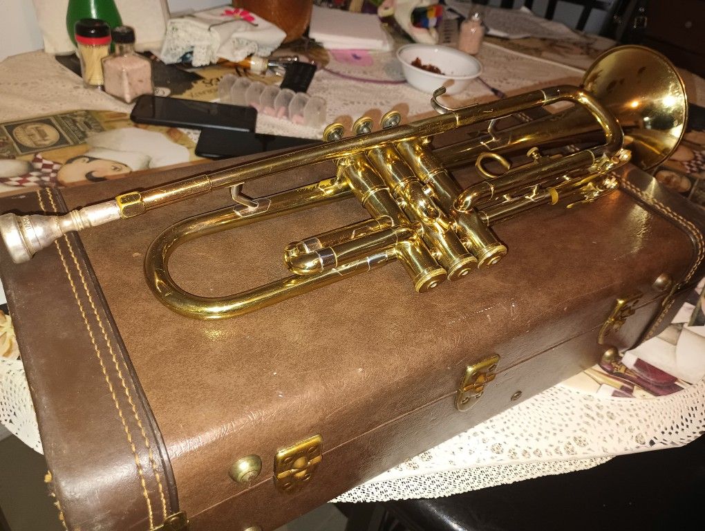 Vintage Olds Trumpet for Sale in Rowland Heights, CA OfferUp