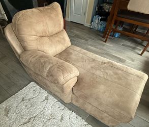 Chaise lounge chair