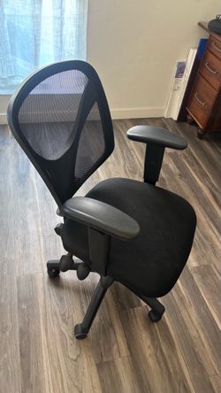 Desk chair ajustable