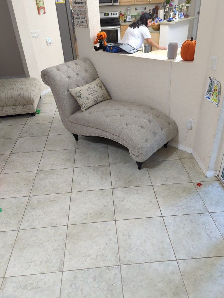 Beautiful Beige button-tufted chaise lounge with nailhead trim 