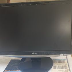 LG.    COMPUTER   MONITOR   19   INCH.   Model FLATTROON   W1952TQ