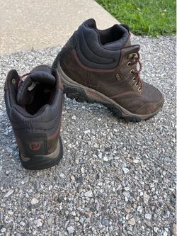 Men’s hiking/work boots. Excellent condition. Great quality and brand.